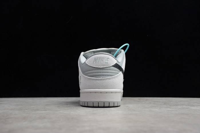 Travis Scott x PlayStation x NK SB Dunk Low BQ6817-101