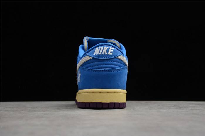 UNDEFEATED’s “Dunk vs. AF-1” Collection Grows With This Snakeskin-Dressed DH6508-400